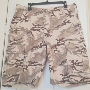 Wrangler cargo shorts size 34